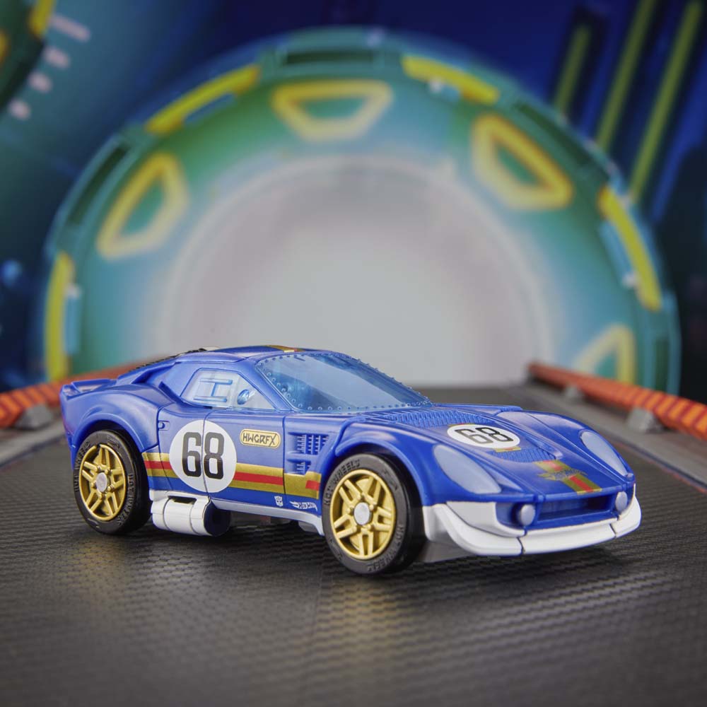 Transformers x Hot Wheels - El Segundo Coupe Action Figure - Screenshot 6