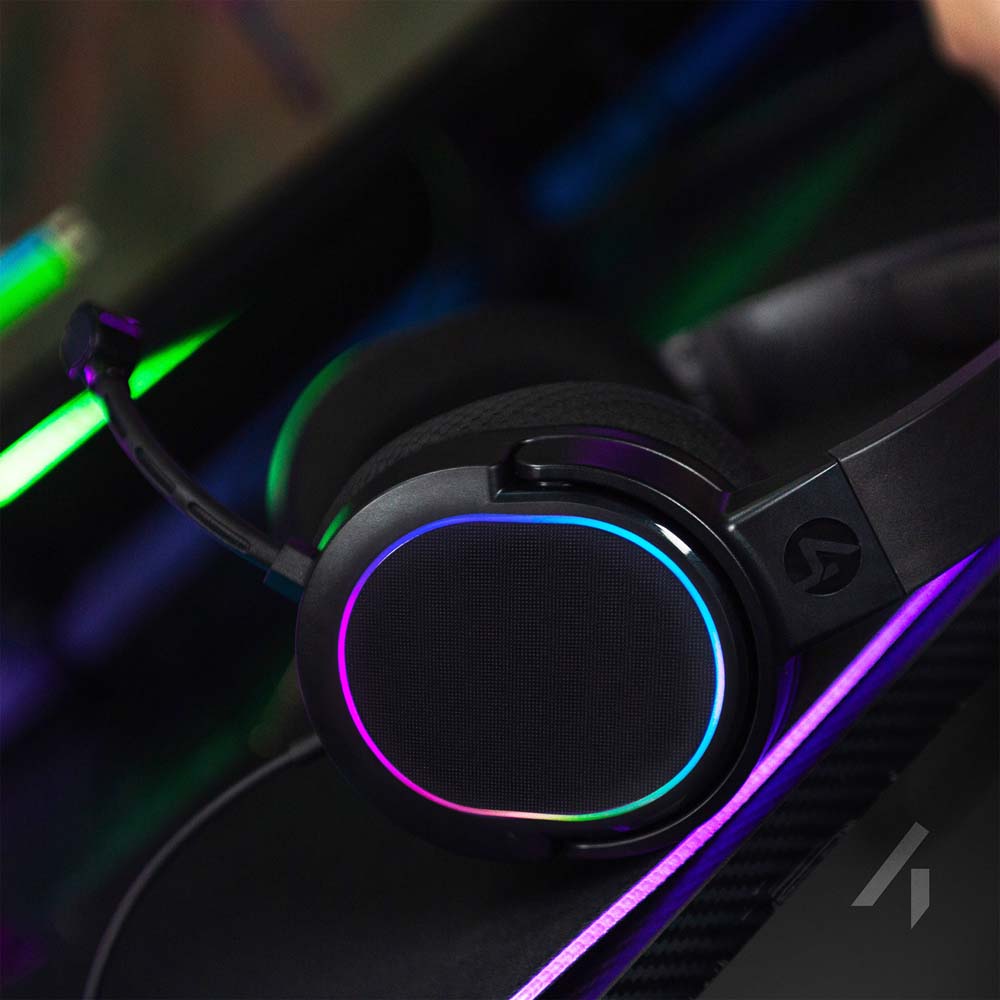 4Gamers Panther LED Light Up RGB Premium Wired Gaming Headset - Screenshot 1