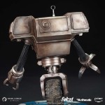 Fallout (2024) - Victor the Securitron 10" Statue - Screenshot 3