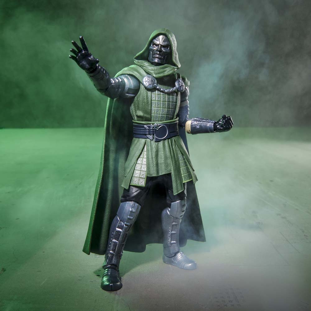 Marvel - Avengers: Doomsday - Marvel Legends Doctor Doom Action Figure - Screenshot 1