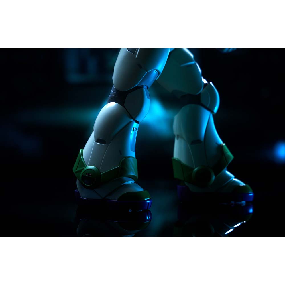 Disney - Lightyear - Robosen Infinity Pack Buzz Lightyear Limited Edition Figure - Screenshot 29