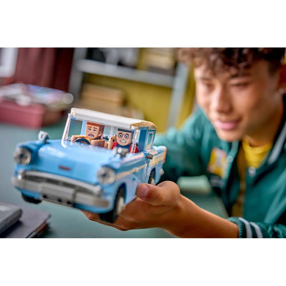 Harry Potter - LEGO Enchanted Flying Ford Anglia™ #76470 - Screenshot 3