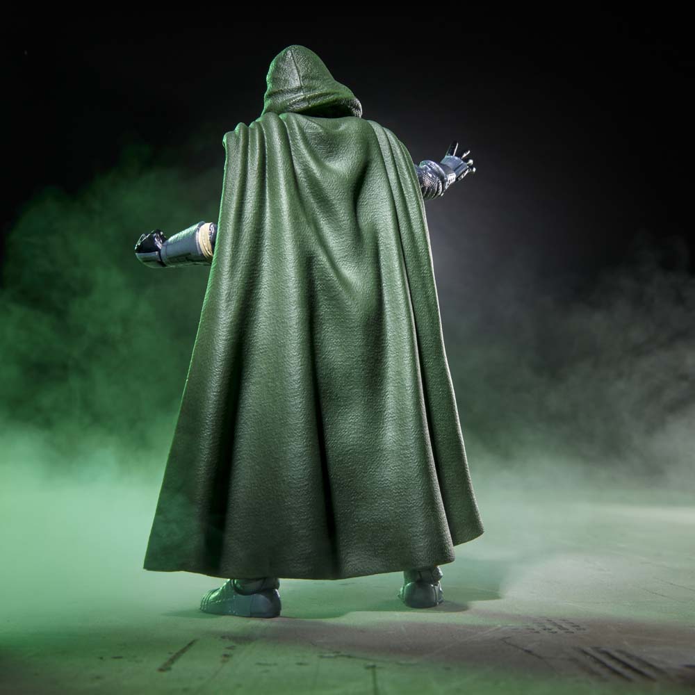 Marvel - Avengers: Doomsday - Marvel Legends Doctor Doom Action Figure - Screenshot 2