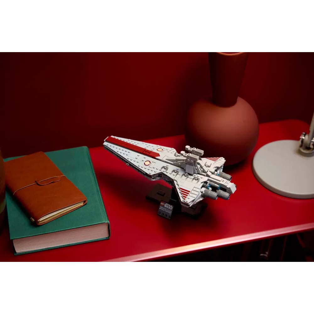 Star Wars - LEGO Venator-Class Attack Cruiser™ #75441 - Screenshot 6